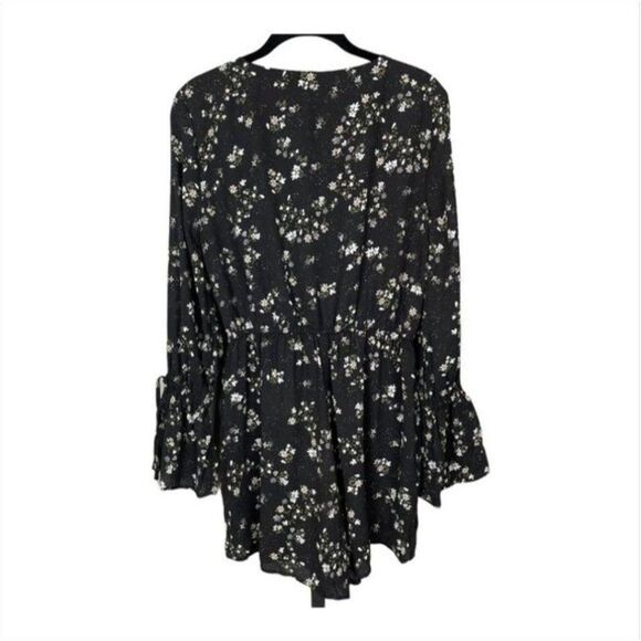 Cupcakes + Cashmere Infinity Romper M Black - Picture 5 of 5